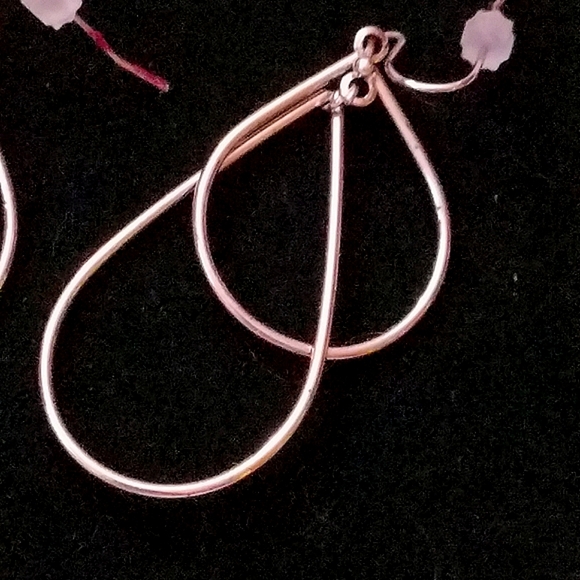 CLEARANCE 💖Unique Pair of Earrings - Picture 3 of 3